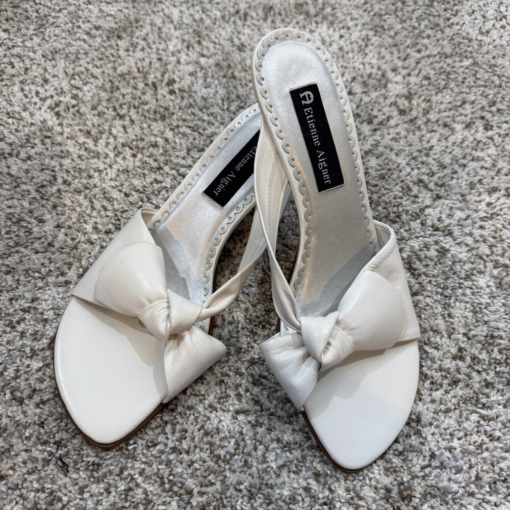 Etienne Aigner Bow Slide Heels 7.5M White Leather Kitten Heel Minimal Chic